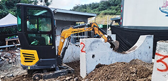 How does the ultra-small excavator work in the cold winter?