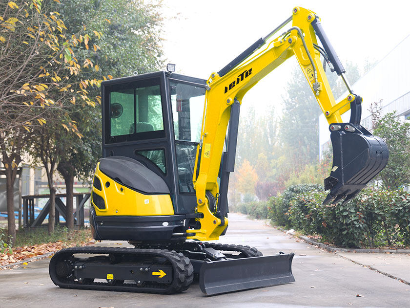 3.LT1028S-Mini-Excavator