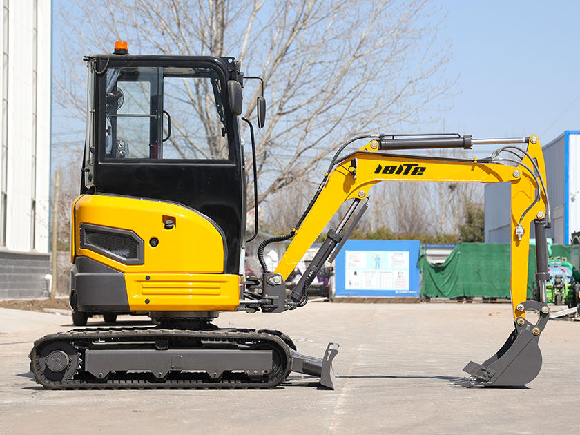2.LT1026U-Mini-Excavator