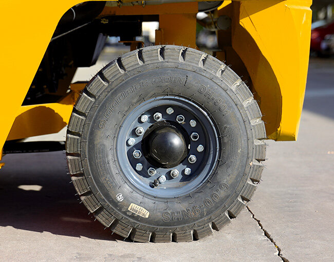 Anti-skid and wear-resistant tires