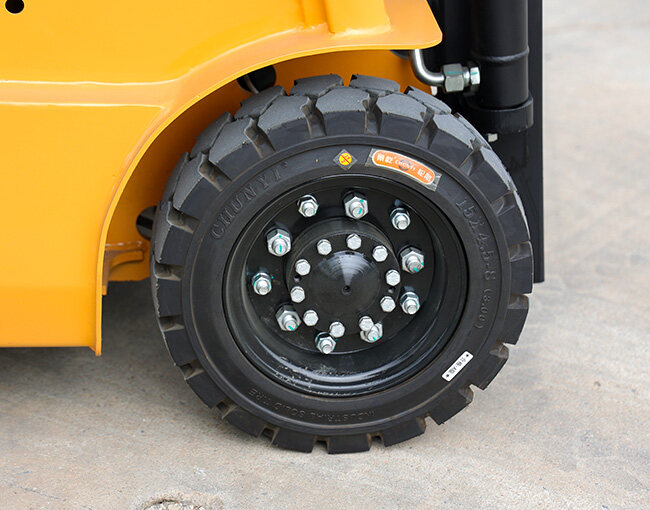 Anti-skid and wear-resistant tires