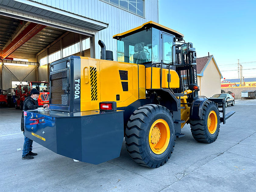 5.LTY100-Rough-Terrain-Forklift