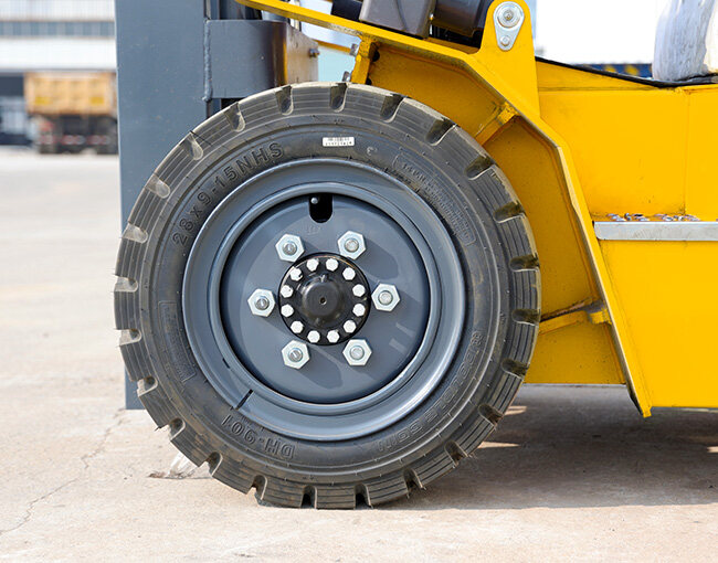 Anti-skid and wear-resistant tires