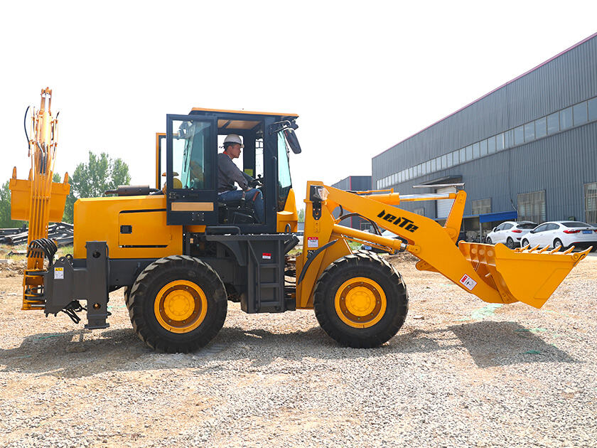 2.LTZ20-28-Backhoe-Loader